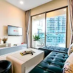 Highclass Suites - D1Mension & Zenity, Night Sky View And Central